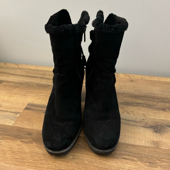 Frye Suede Tassel Accents High Heeled Platform Boots Women’s - Picture 3 of 12